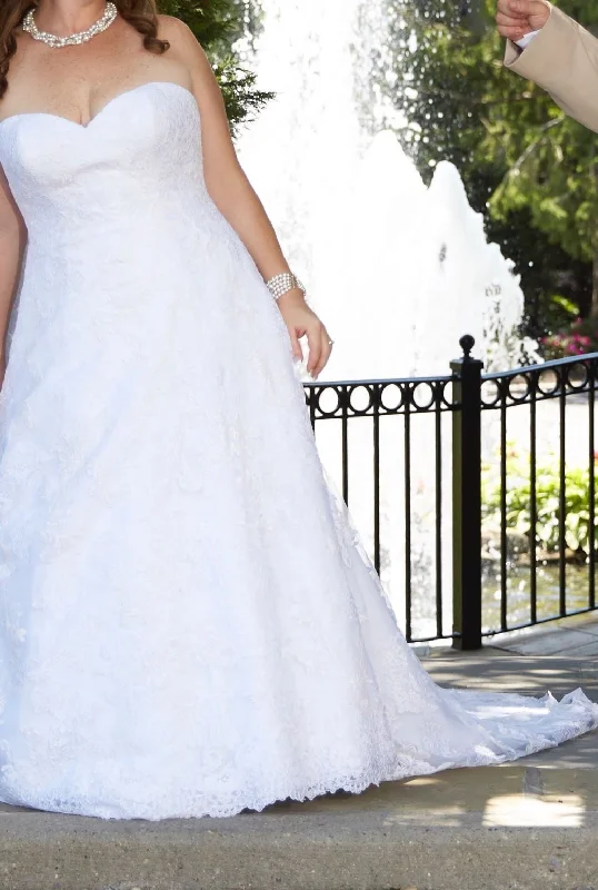Final Clearance Allure Bridals 9109