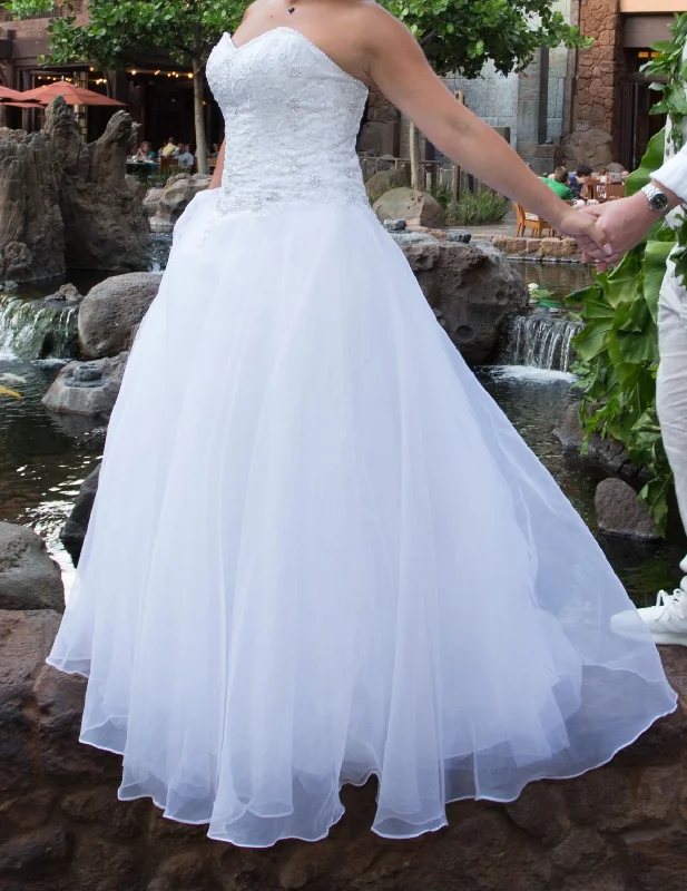 Super Bargain Alfred Angelo White/Metallic/2450