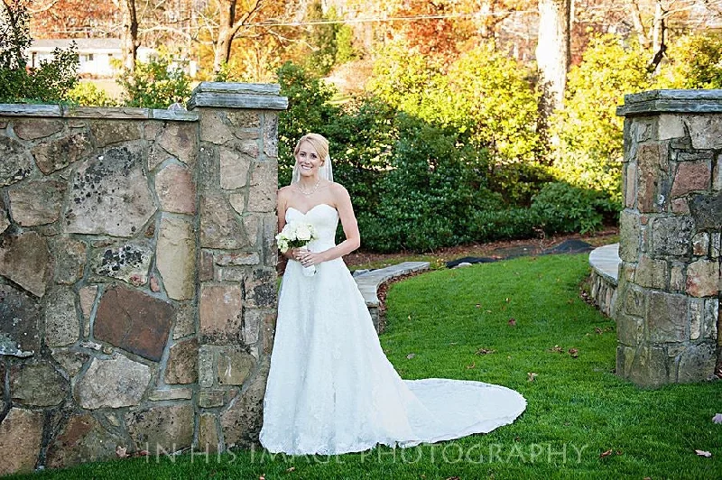 Value Deals Allure Bridals 9109