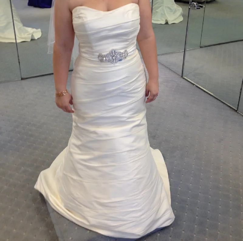 Clearance Event Alfred Angelo Wedding Gown