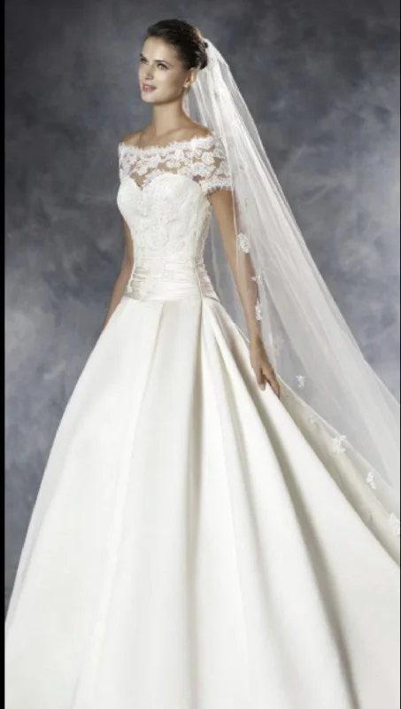 Seasonal Clearance White One / W1 Julieta