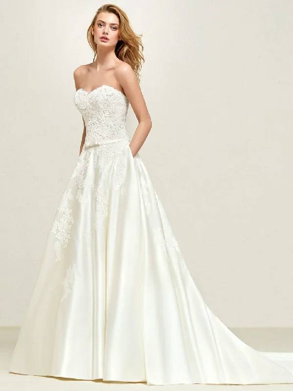 Daily Specials Pronovias Drape/61158