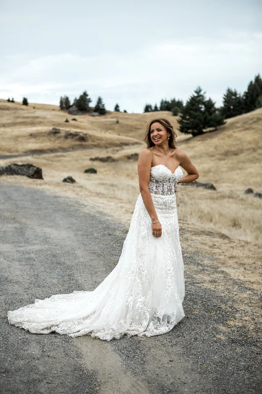 Best Deals La Sposa Strapless Sweetheart Lace Wedding Dress