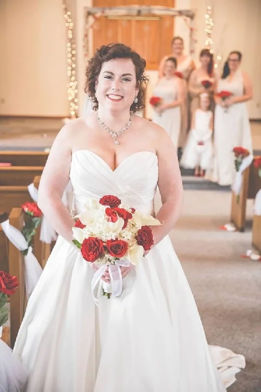 Special Price Allure Bridals 9065
