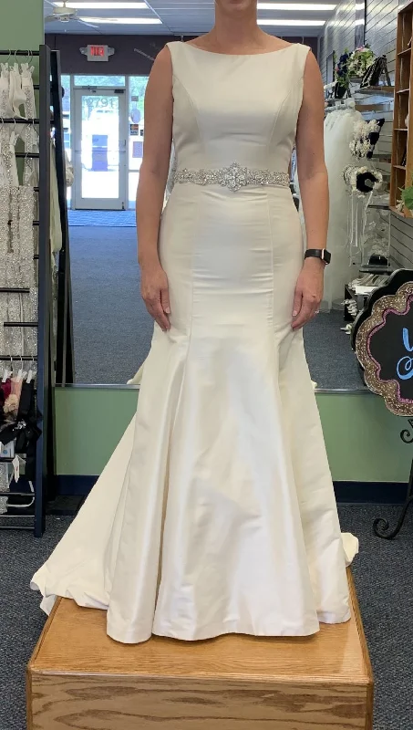 Best Bargains Allure Bridals 9106