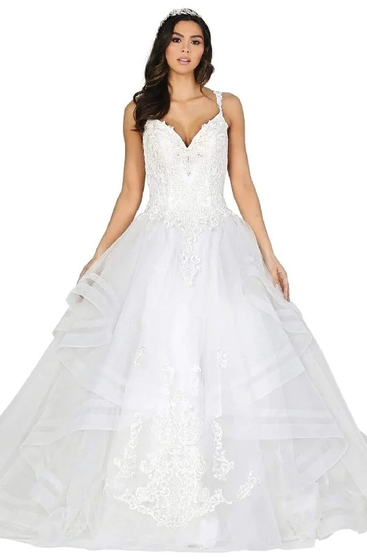 Price Smash Dancing Queen - 152 Lace Plunging V-neck Ballgown