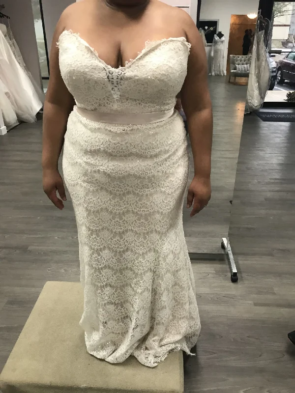 Blowout Sale Allure Bridals 9107