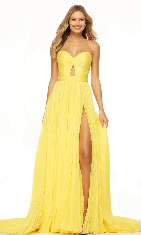 Closeout Sherri Hill 56372 - Pleated Detailed Strapless Gown