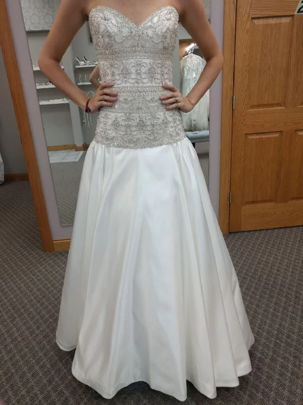 Super Bargain Allure Bridals 9069