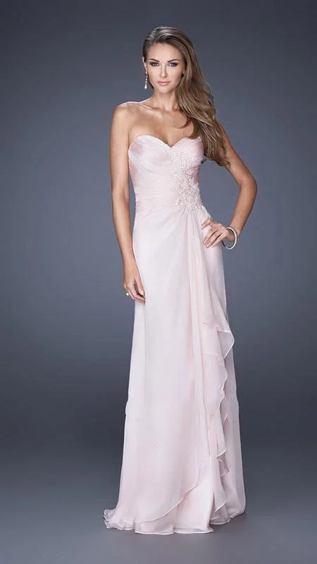 Overstock La Femme 20479 Jeweled Lace Applique Sweetheart Gown - 1 pc Blush in Size 6 Available