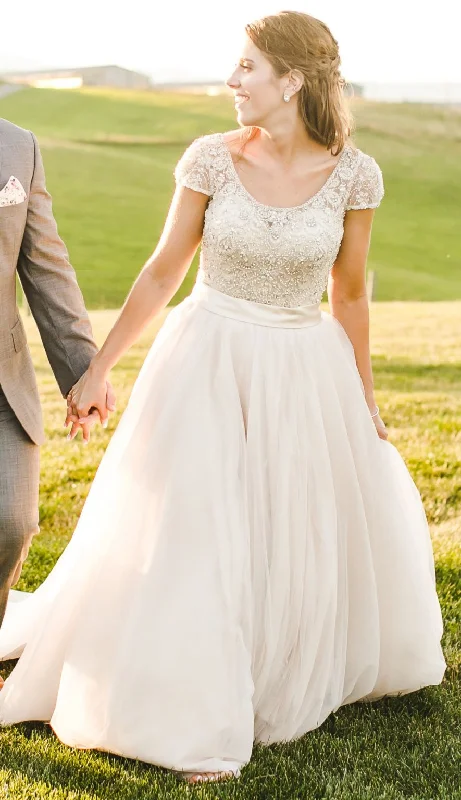 Act Fast Allure Bridals 9100