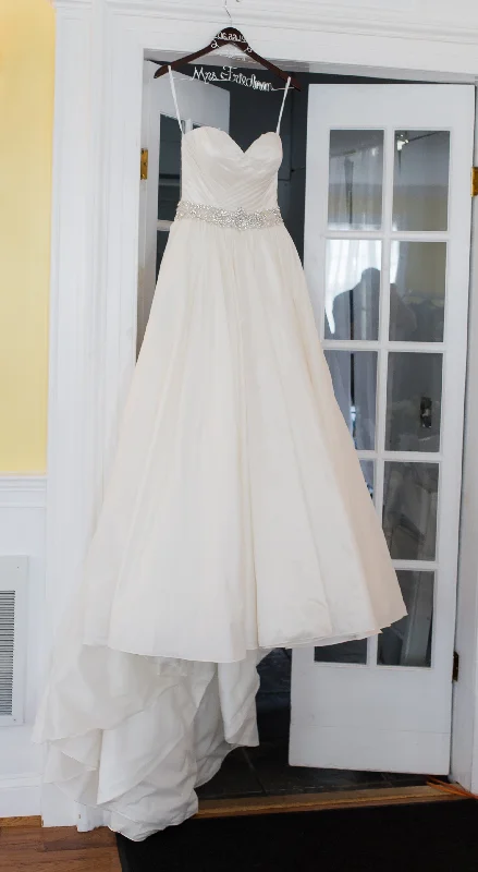Price Rollback Allure Bridals 9065