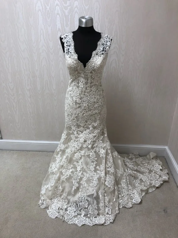 Limited Availability Allure Bridals 9104