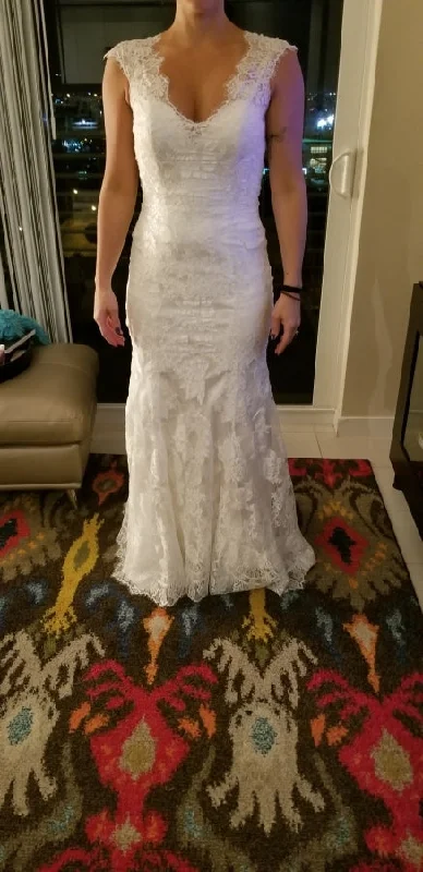Flash Sale Allure Bridals 9068