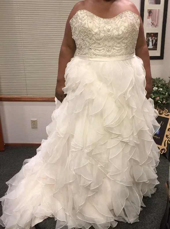 Price Reduction Allure Bridals 9110-LTG/S-30