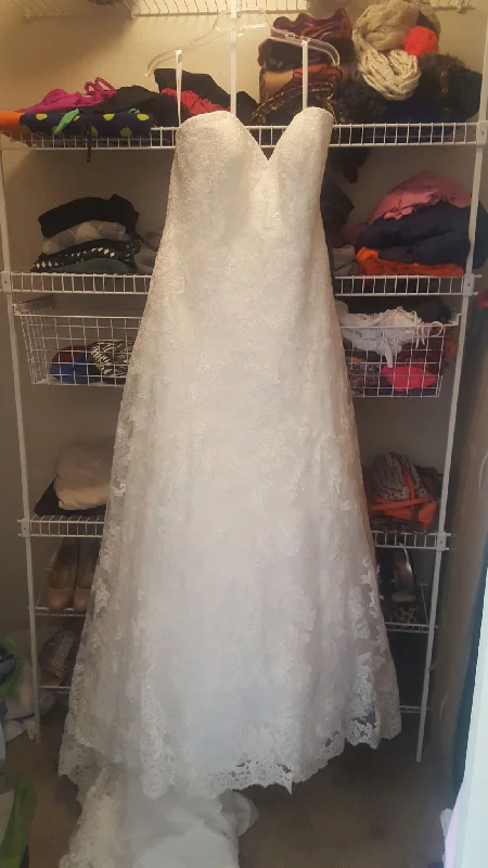 Clearance Sale Allure Bridals 9109-IV-26