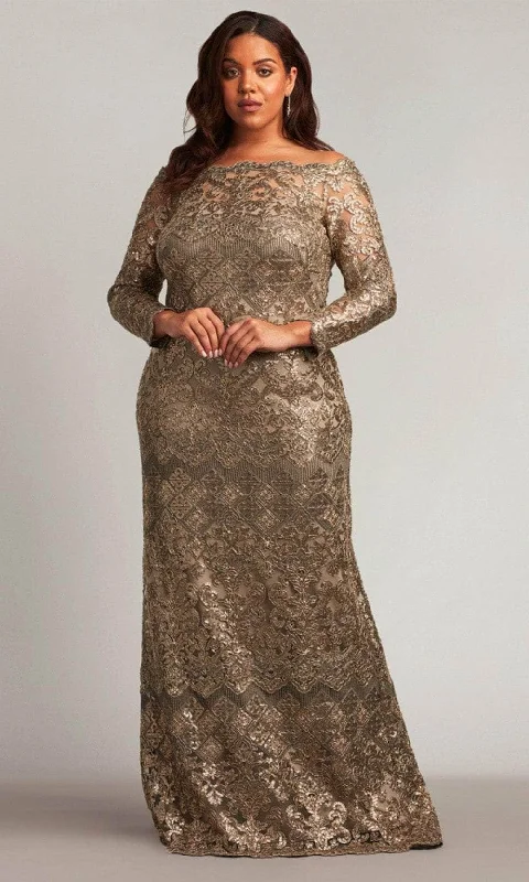Take Advantage Tadashi Shoji BMN18653LXQ - Scalloped Straight Across Formal Gown