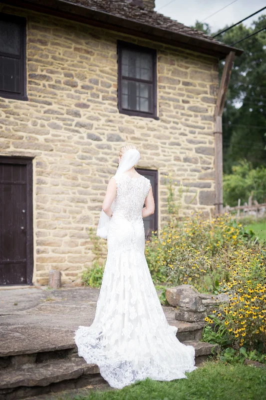 Super Sale Allure Bridals 9068