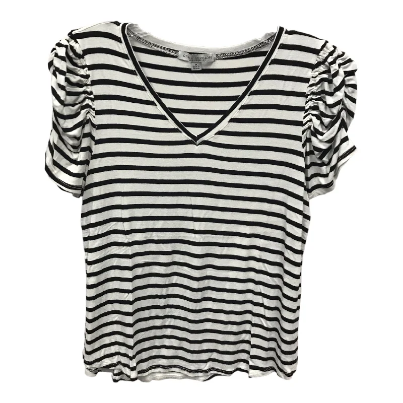 Price Rollback Top Short Sleeve By Green Envelope  Size: M