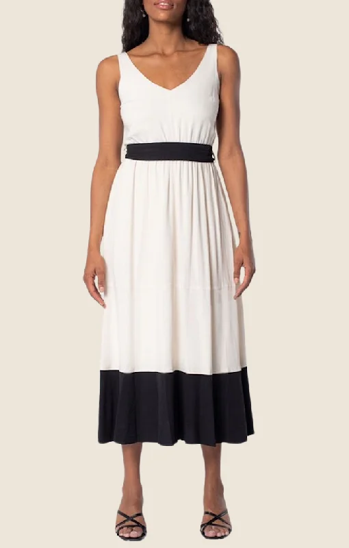 Instant Discount Avril Vanilla Color Block Dress