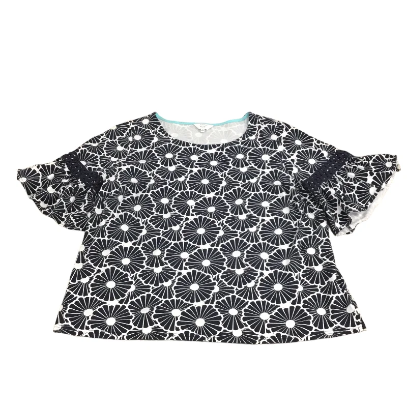 Final Clearance Top 3/4 Sleeve By Crown And Ivy In Blue & White, Size: 1x