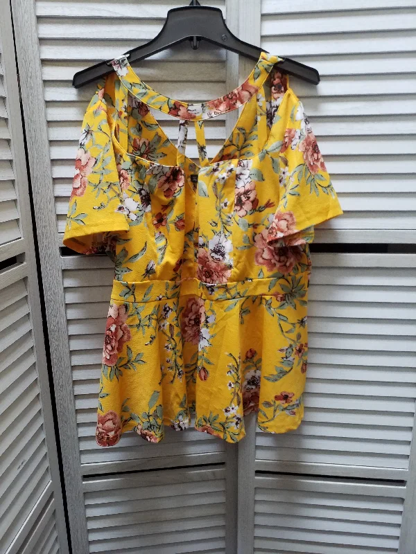 Price Meltdown Top Short Sleeve By Shein  Size: 2x